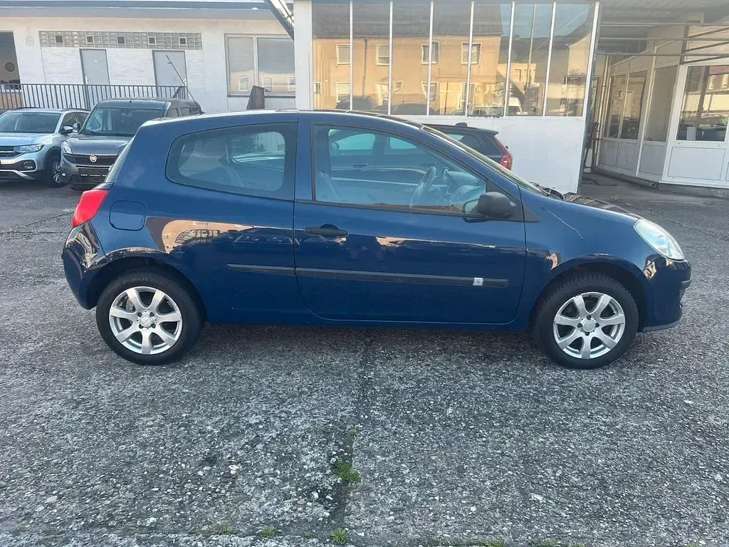 Gebraucht Renault Clio II Authentique 65 PS (47 kW) 2007 Blau Limousine