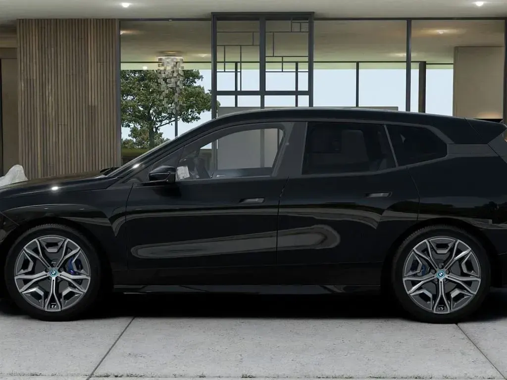 Gebraucht BMW iX Comfort Edition 384 kW (523 PS) 2024 Black sapphire (schwarz) SUV
