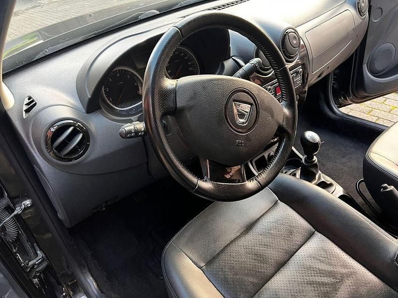 Schwarz Gebraucht 2012 Dacia Duster Prestige SUV | 6.300 € (Fairer Preis) - Bild 1/4