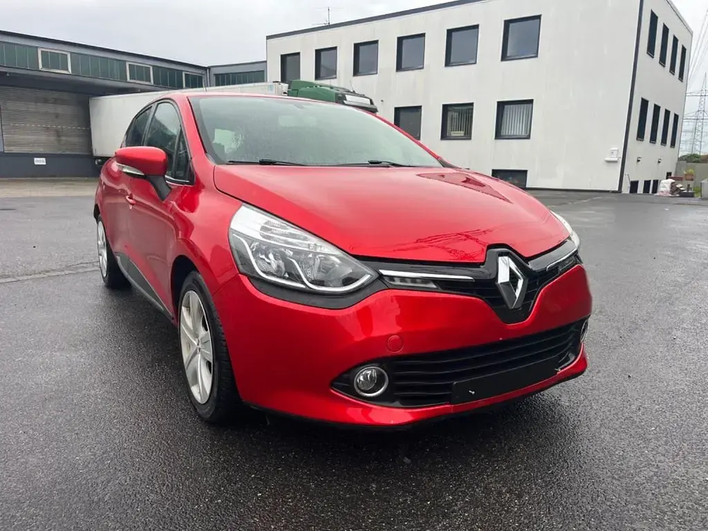 Gebraucht Renault Clio IV Life 75 PS (55 kW) 2016 Rot Limousine