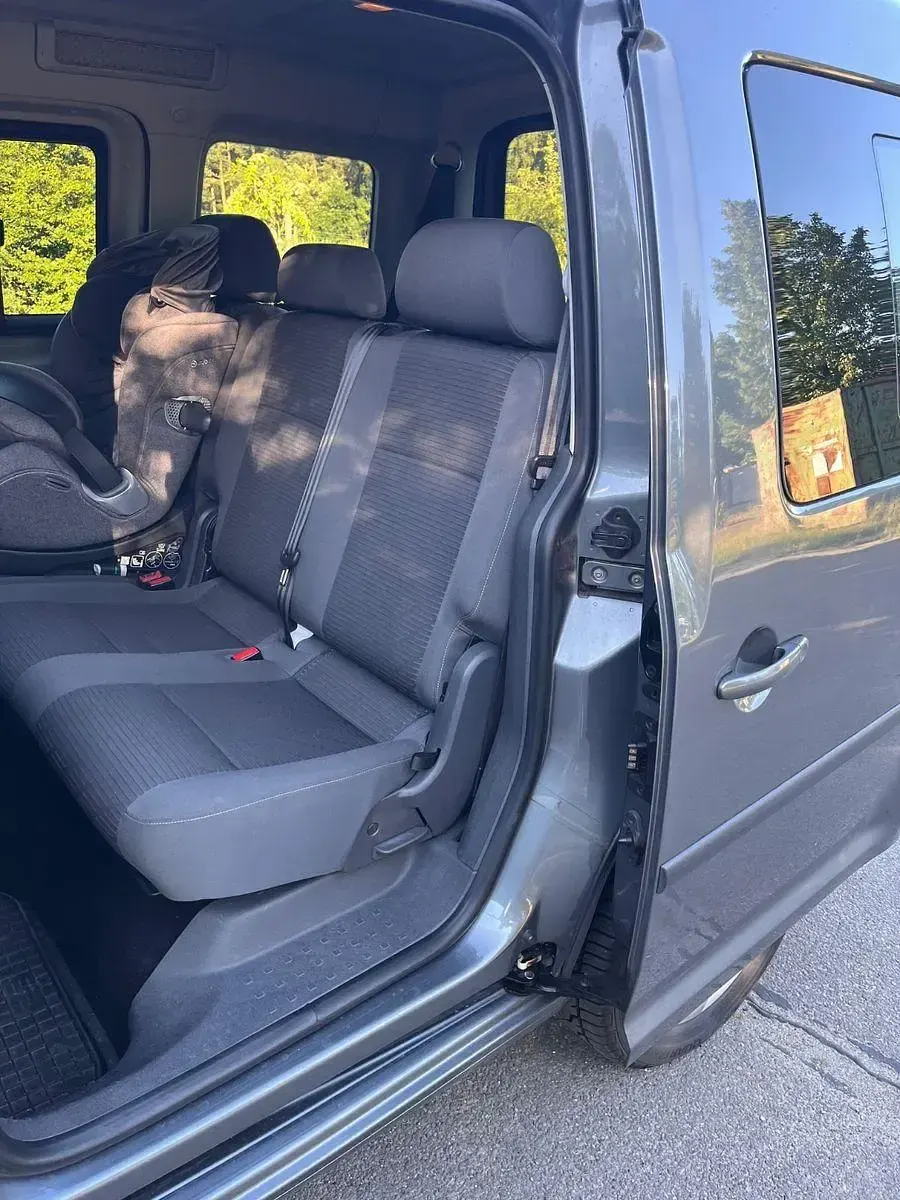 Gebraucht VW Caddy Maxi 102 PS (75 kW) 2013 Grau Van / Kleinbus