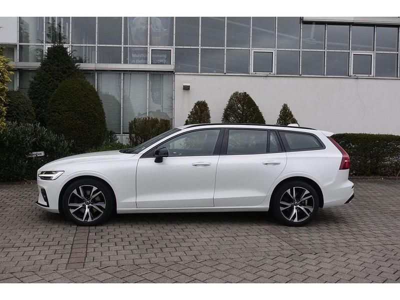 Gebraucht Volvo V60 Plus 197 PS (144 kW) 2022 Weiss Kombi