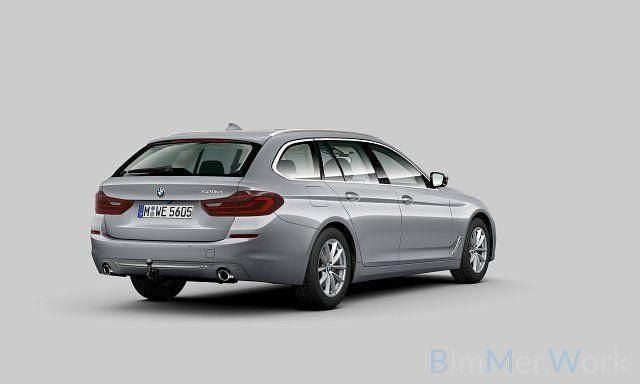 Gebraucht BMW 520 Luxury Line 190 PS (139 kW) 2017 Glaciersilber Kombi