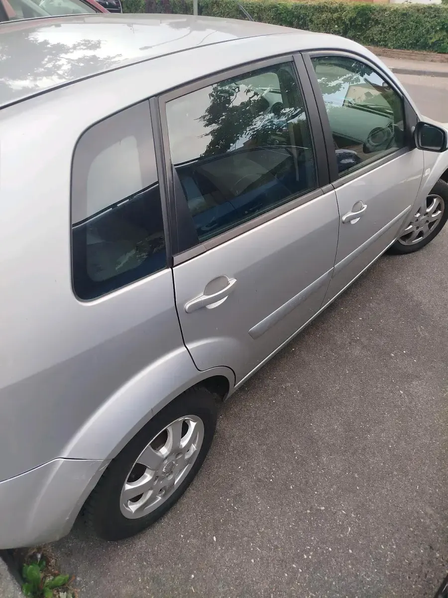 Gebraucht Ford Fiesta 80 PS (58 kW) 2008 Grau Kleinwagen