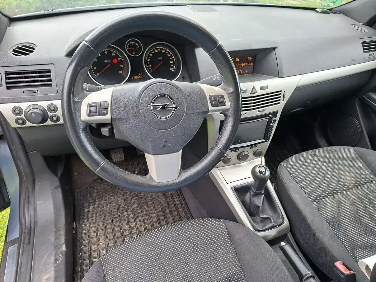 Gebraucht Opel Astra Edition 105 PS (77 kW) 2007 Cabrio