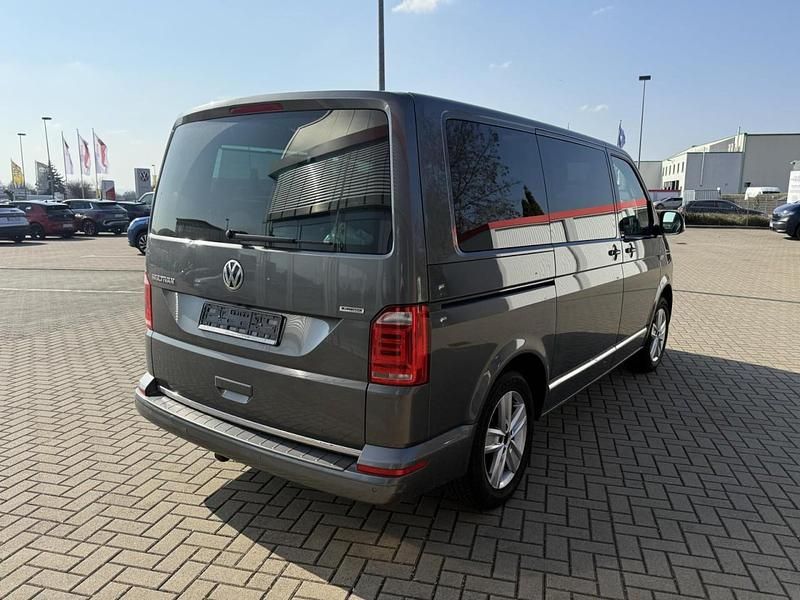 Second-hand VW Multivan Generation Six 150 CP (110 kW) 2018 Gri Monovolum