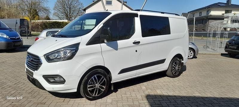 Second-hand Ford Transit 131 CP (96 kW) 2018 Alb Monovolum