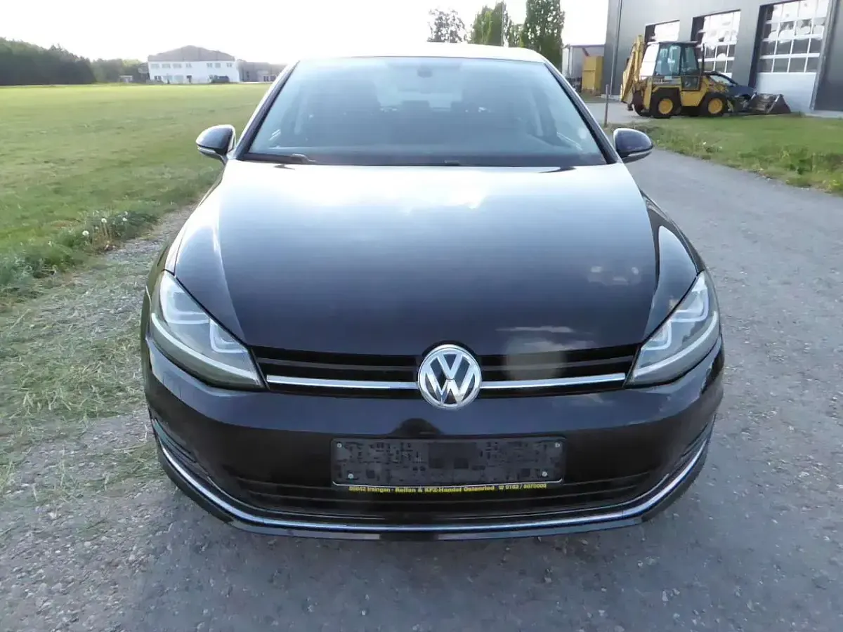Gebraucht VW Golf VII Highline 125 PS (91 kW) 2016 Deep black perleffekt Kleinwagen