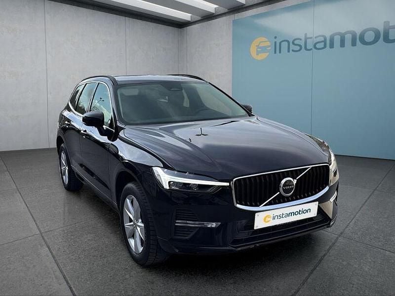 Gebraucht Volvo XC60 Momentum 197 PS (144 kW) 2022 Schwarz SUV