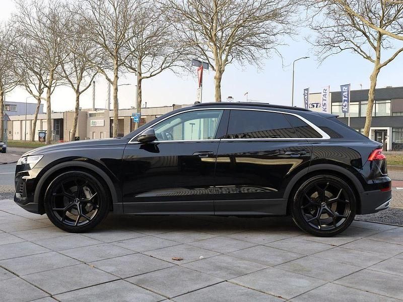Gebraucht Audi Q8 340 PS (250 kW) 2022 Schwarz SUV