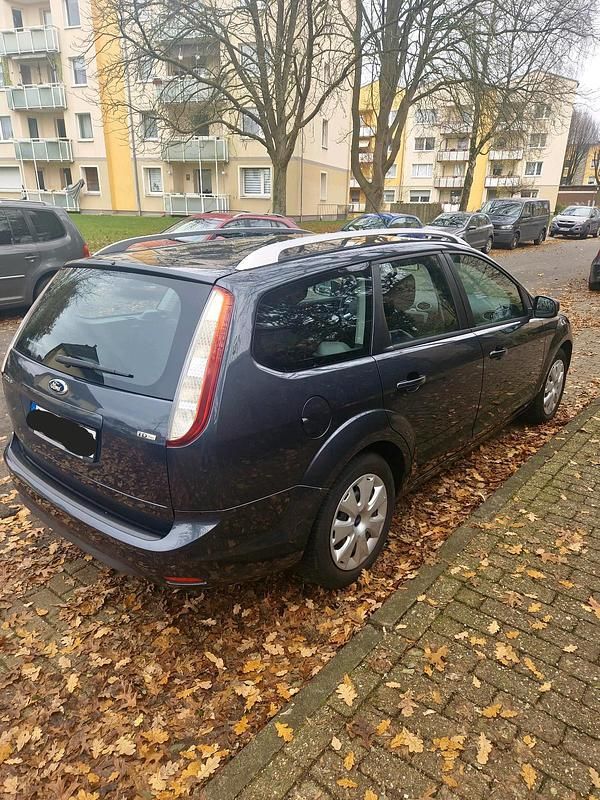 Gebraucht Ford Focus 109 PS (80 kW) 2010 Kombi