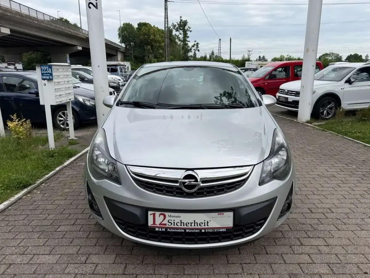 Gebraucht Opel Corsa Active 101 PS (74 kW) 2014 Argon silber/ice silver (m2) Kleinwagen