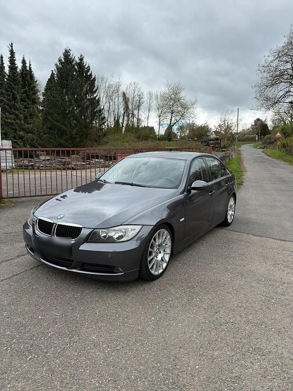 Gebraucht BMW 318 143 PS (105 kW) 2007 Grau Limousine