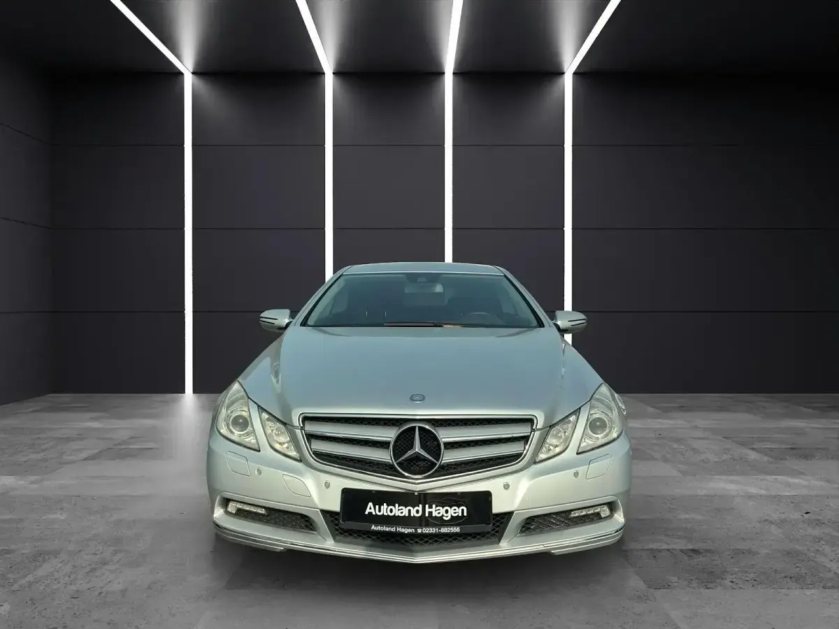 Usata Mercedes E350 272 CV (200 kW) 2009 Argento Coupé