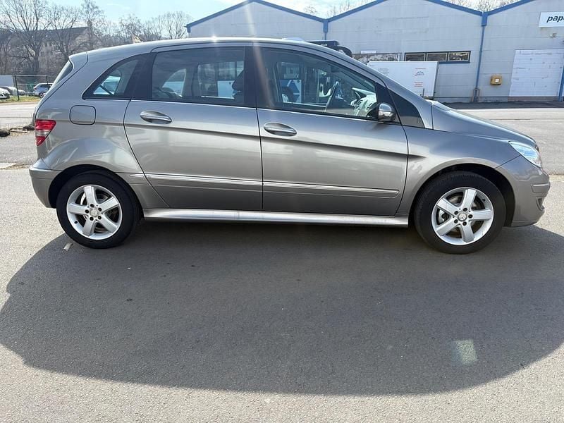 Gebraucht Mercedes B170 116 PS (85 kW) 2008 Grau Van / Kleinbus