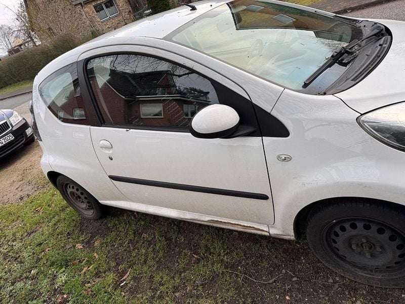 Gebraucht Citroën C1 Style 68 PS (50 kW) 2012 Weiß Kleinwagen