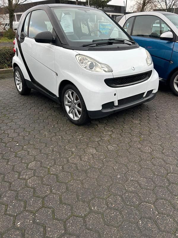 Weiß Gebraucht 2010 Smart ForTwo Coupé Kleinwagen | 3.499 € (Guter Preis) - Bild 1/4