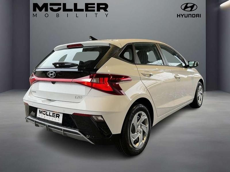 Gebraucht Hyundai i20 Select 101 PS (74 kW) 2025 Weiß Limousine