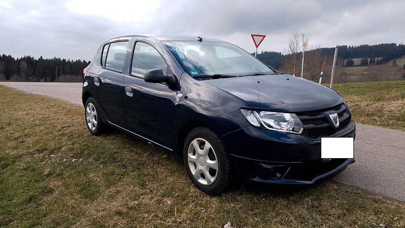 Blau Gebraucht 2016 Dacia Sandero Essentiel Limousine | 4.700 € (Superpreis) - Bild 1/4