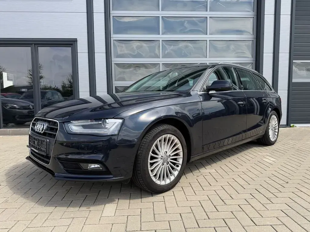 Gebraucht Audi A4 Ambiente 170 PS (125 kW) 2014 Blau Kombi