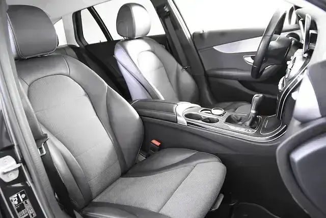 Gebraucht Mercedes C180 122 PS (89 kW) 2021 Grau Kombi