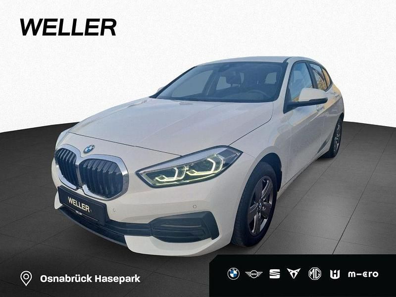 Alpinweiss iii (weiß) Gebraucht 2022 BMW 118 Advantage Kleinwagen | 20.950 € (Guter Preis) - Bild 1/4