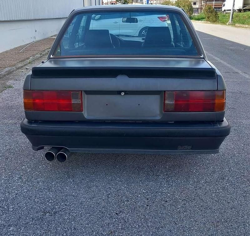 Gebraucht BMW 325 171 PS (125 kW) 1985 Grau Coupé