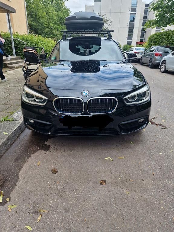 Schwarz Gebraucht 2019 BMW 118 Kleinwagen | 15.500 € (Guter Preis) - Bild 1/4
