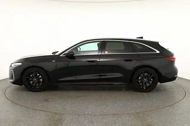 Neu Audi A5 S-Line 150 PS (110 kW) 2026 Schwarz Kombi