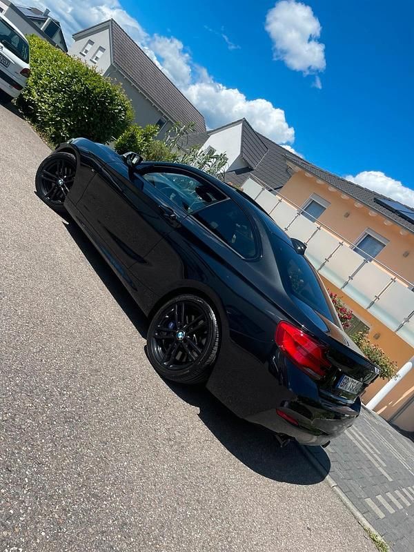 Schwarz Gebraucht 2018 BMW M240 M Sport Coupé | 31.999 € (Fairer Preis) - Bild 1/4