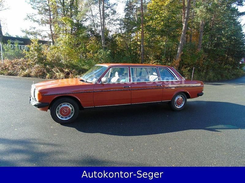 Gebraucht Mercedes 250 129 PS (94 kW) 1978 Rot Limousine