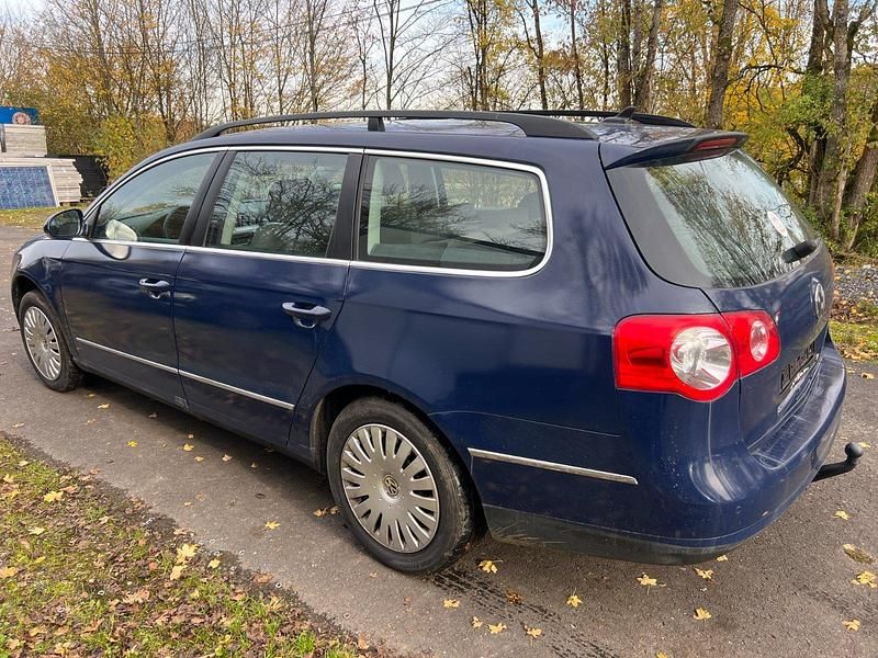 Gebraucht VW Passat Comfortline 150 PS (110 kW) 2009 Maritimblau Kombi