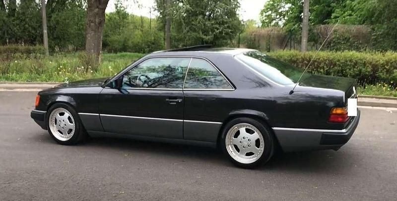 Schwarz Gebraucht 1990 Mercedes 300 Coupé | 12.000 € - Bild 1/4