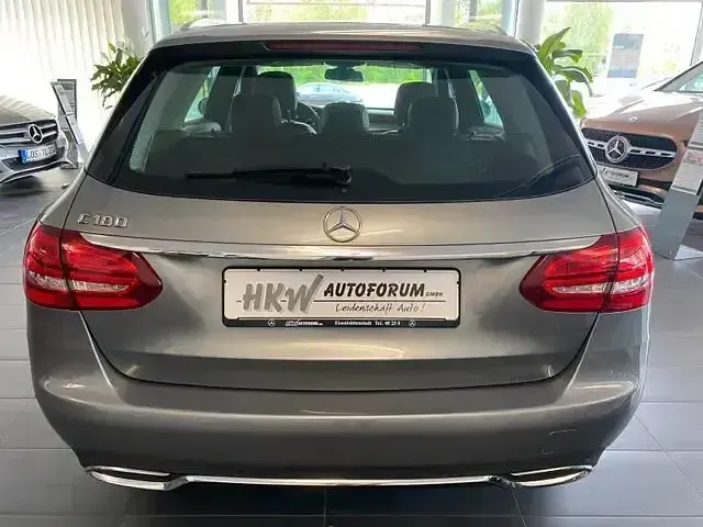 Gebraucht Mercedes C180 156 PS (114 kW) 2015 Palladiumsilber (metallic) Kombi