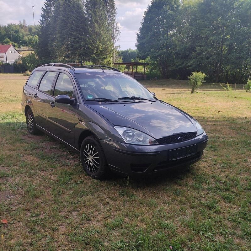 Schwarz Gebraucht 2003 Ford Focus Zetec Kombi | 1.350 € (Fairer Preis) - Bild 1/4