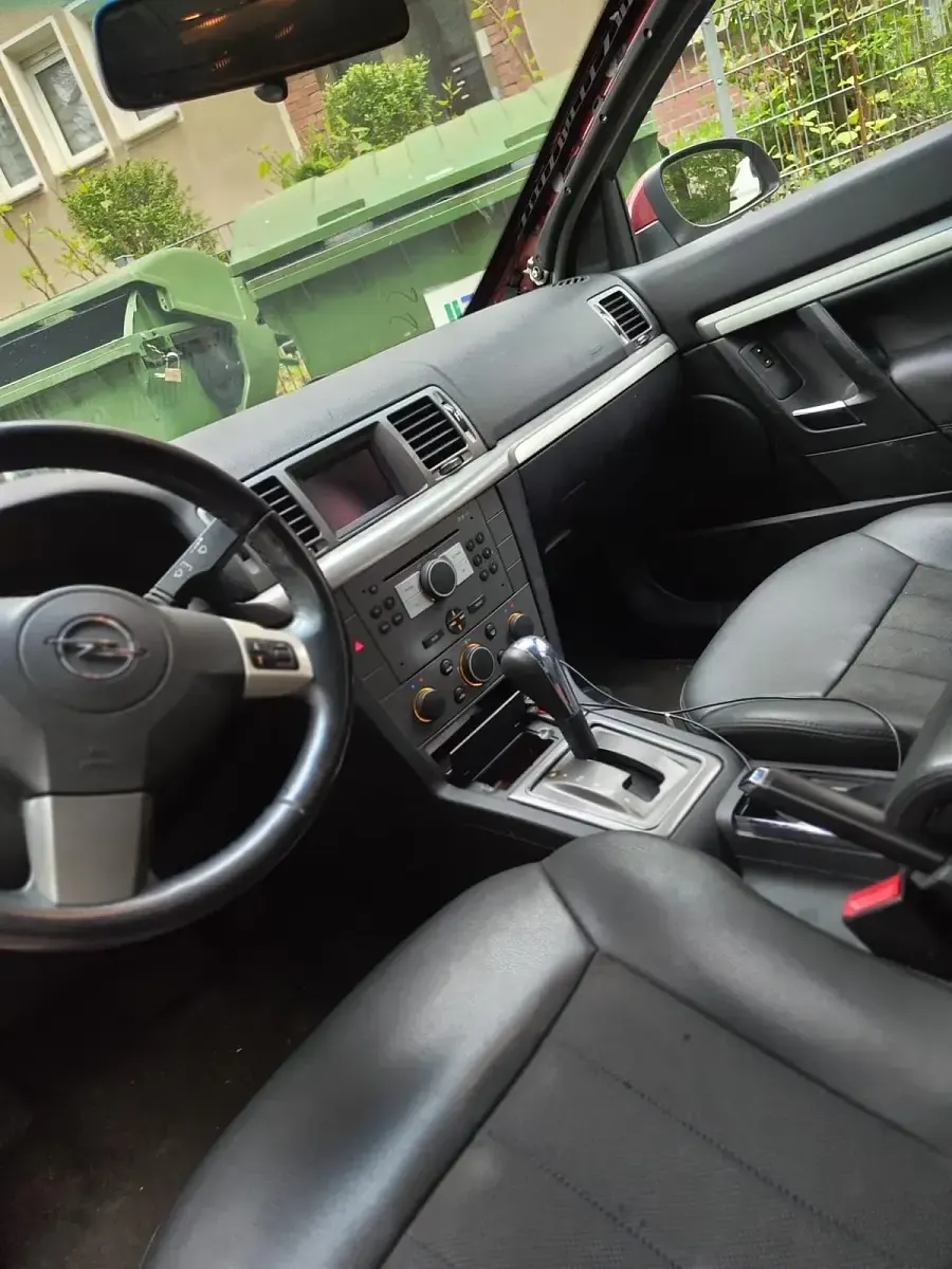 Gebraucht Opel Signum 148 PS (108 kW) 2008 Rot Kleinwagen