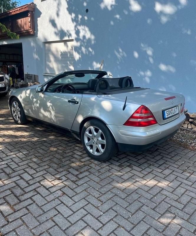 Silber Gebraucht 2000 Mercedes SLK230 Cabrio | 1.600 € (Teuer) - Bild 1/4