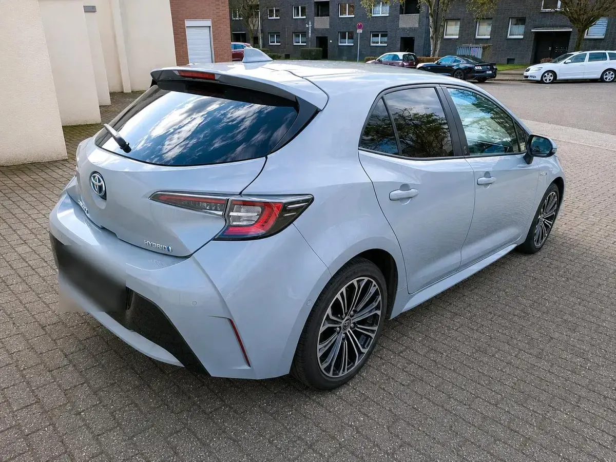 Gebraucht Toyota Corolla Team 122 PS (89 kW) 2021 Grau Limousine