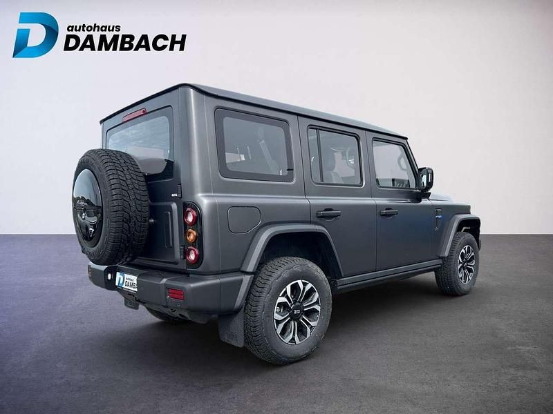 Neu BAW 212 166 PS (122 kW) 2026 Grün SUV