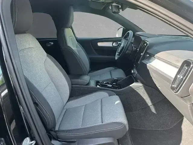 Gebraucht Volvo XC40 Plus 163 PS (119 kW) 2025 Schwarz SUV