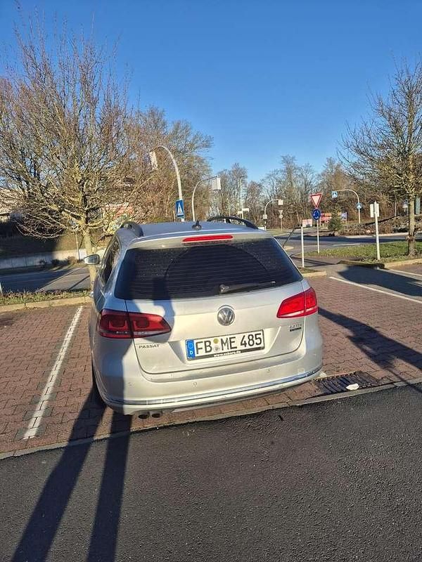 Gebraucht VW Passat Highline 140 PS (102 kW) 2013 Limousine