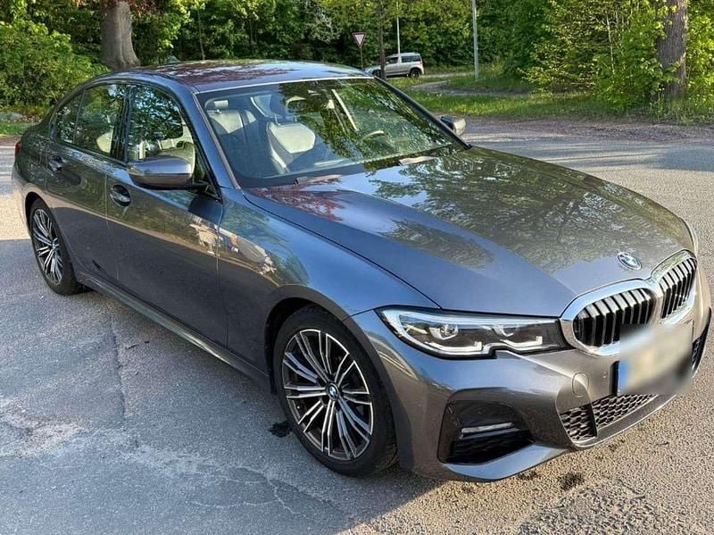 Grau Gebraucht 2019 BMW 318 Gran Turismo M Sport Limousine | 21.500 € (Fairer Preis) - Bild 1/4