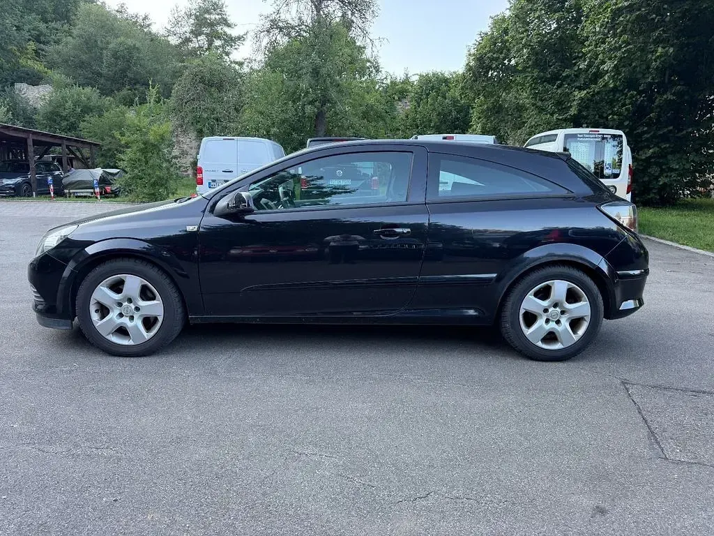 Gebraucht Opel Astra GTC Sport 125 PS (91 kW) 2007 Schwarz