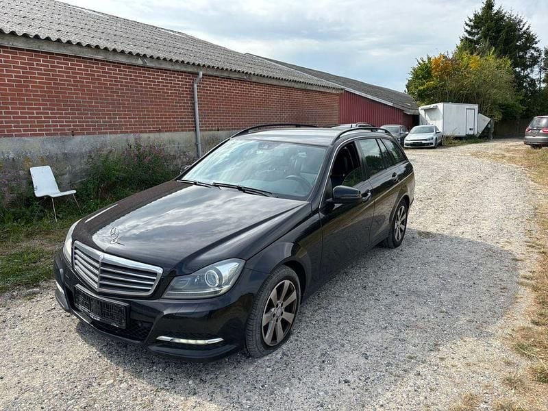 Gebraucht Mercedes C220 170 PS (125 kW) 2013 Schwarz Kombi
