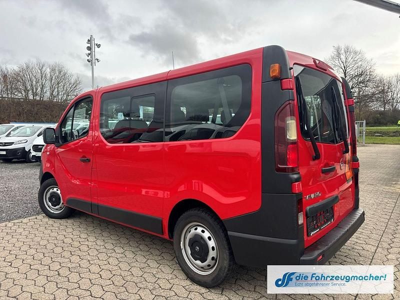 Gebraucht Opel Vivaro 90 PS (66 kW) 2015 Rot Van / Kleinbus