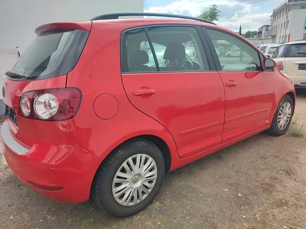 Gebraucht VW Golf VI Trendline 105 PS (77 kW) 2011 Rot Kleinwagen