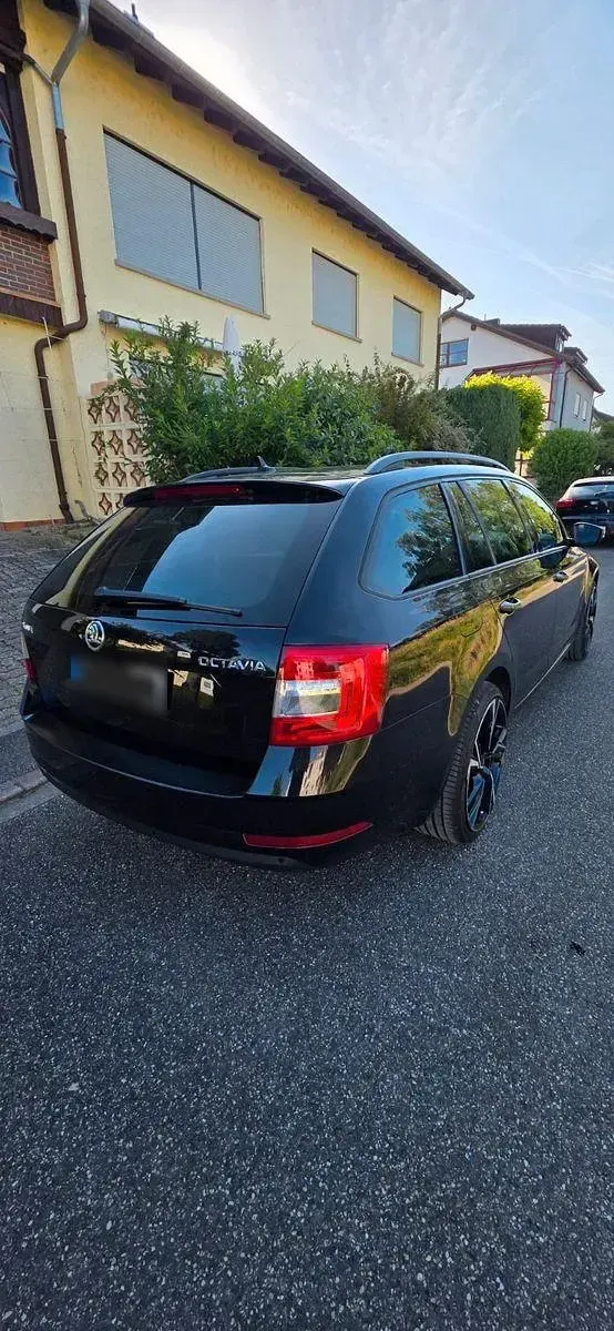 Gebraucht Skoda Octavia Clever 150 PS (110 kW) 2018 Schwarz Kombi