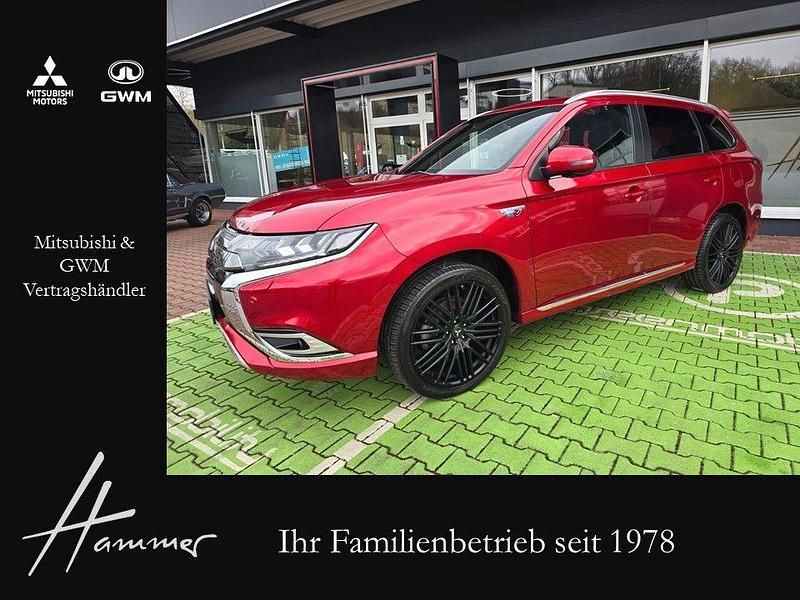 Rot Gebraucht 2021 Mitsubishi Outlander P-HEV Top SUV | 26.980 € (Teuer) - Bild 1/4