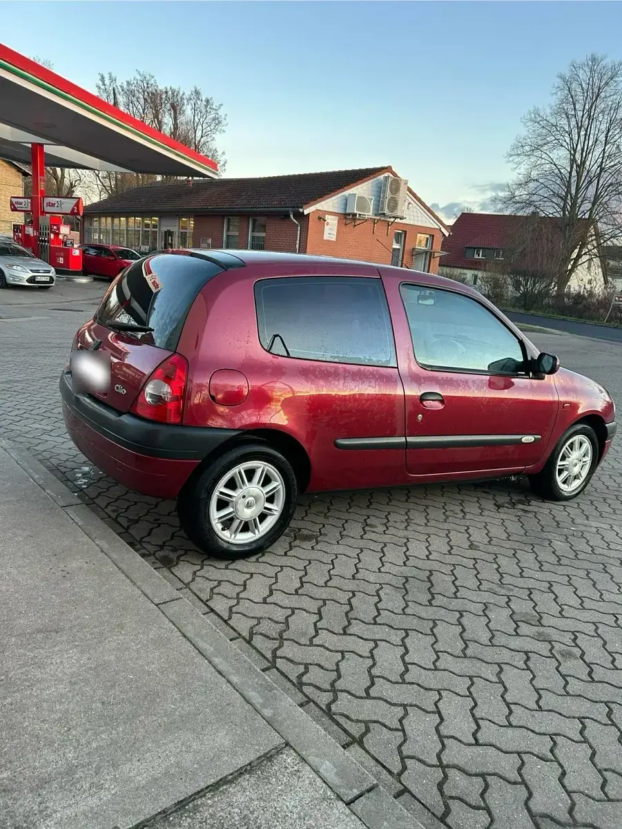 Brugt Renault Clio II 97 HK (71 kW) 2001 Andere farben Hatchback