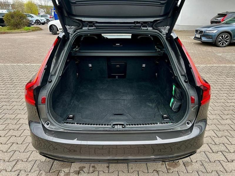 Gebraucht Volvo V90 Plus 349 PS (256 kW) 2023 Grau Kombi